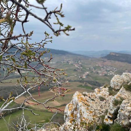 La Tablée Médiévale Civrieux-dʼAzergues Esterno foto